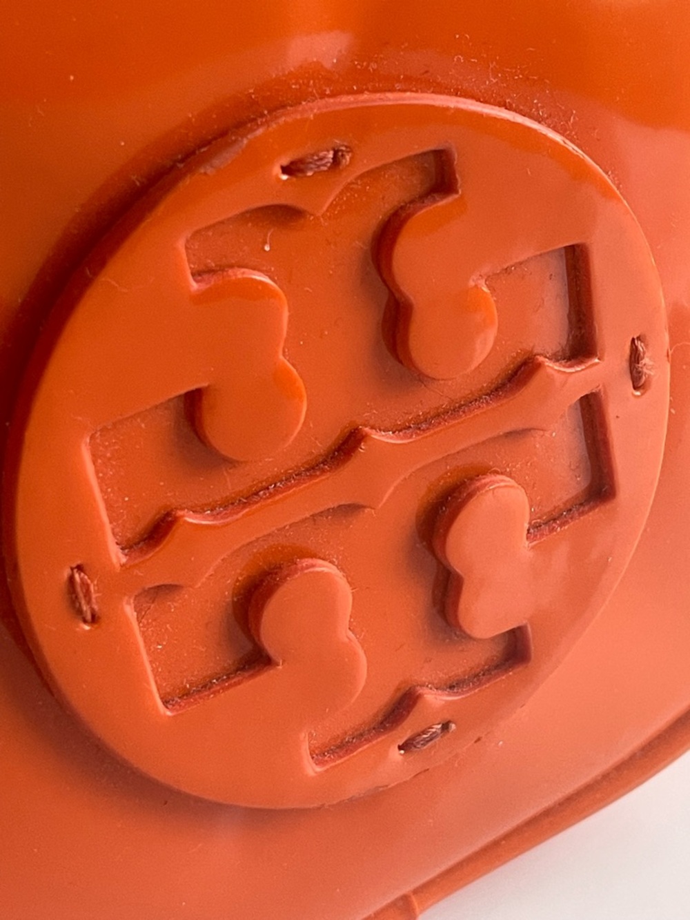 Tory Burch Bright Orange Patent Logo Cosmetic Case - Picture 4 of 5